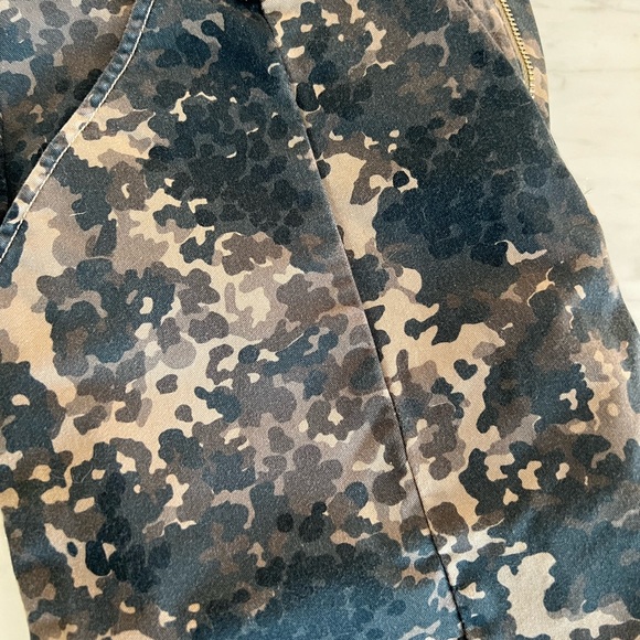 J Brand High Rise Camouflage Cargo - Picture 4 of 7